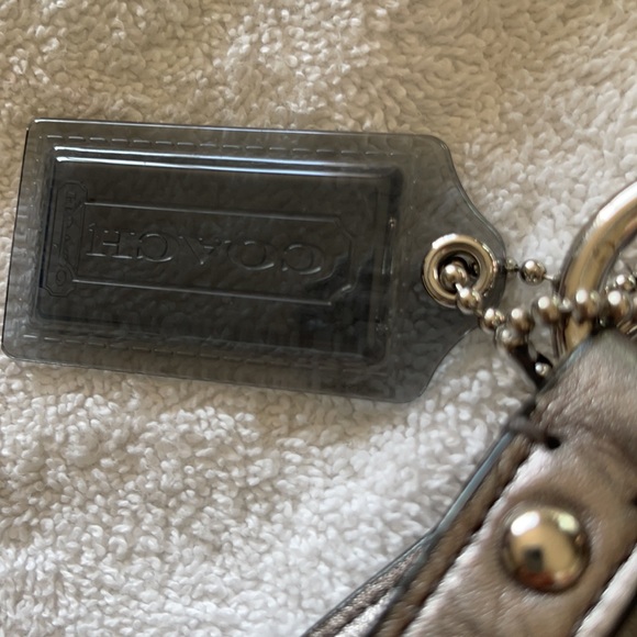 Authentic coach metallic leather purse - Picture 5 of 5